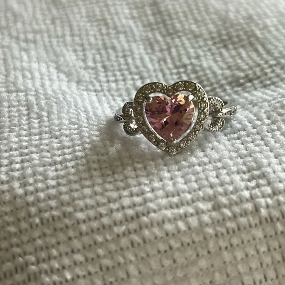 Source Unknown Heart-Shaped Pink Gemstone Ring - Picture 3 of 5